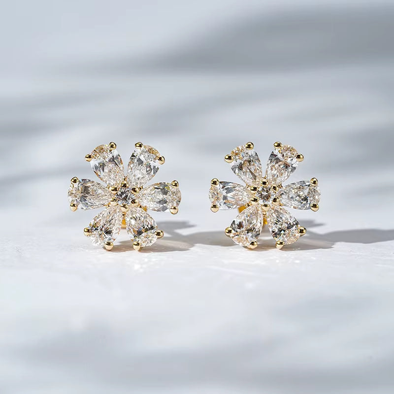 Floral Diamond Stud Earrings (2 TCT)