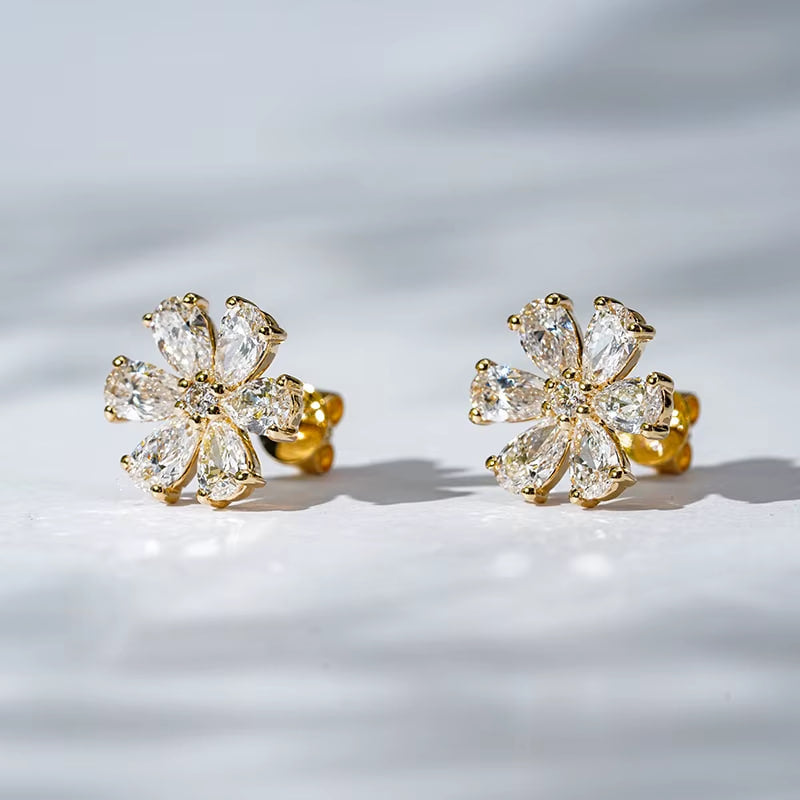 Floral Diamond Stud Earrings (2 TCT)