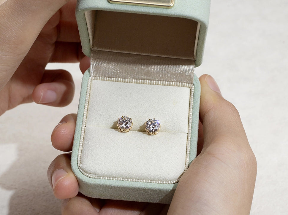 Crown Studs With Hidden Halo  (1 TCT)